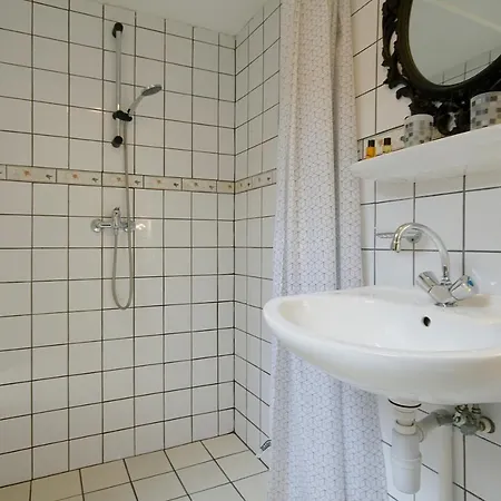 Black Tulip Studio Apartment *